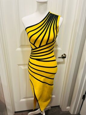 Yellow and Black One-Shoulder Bodycon Dress